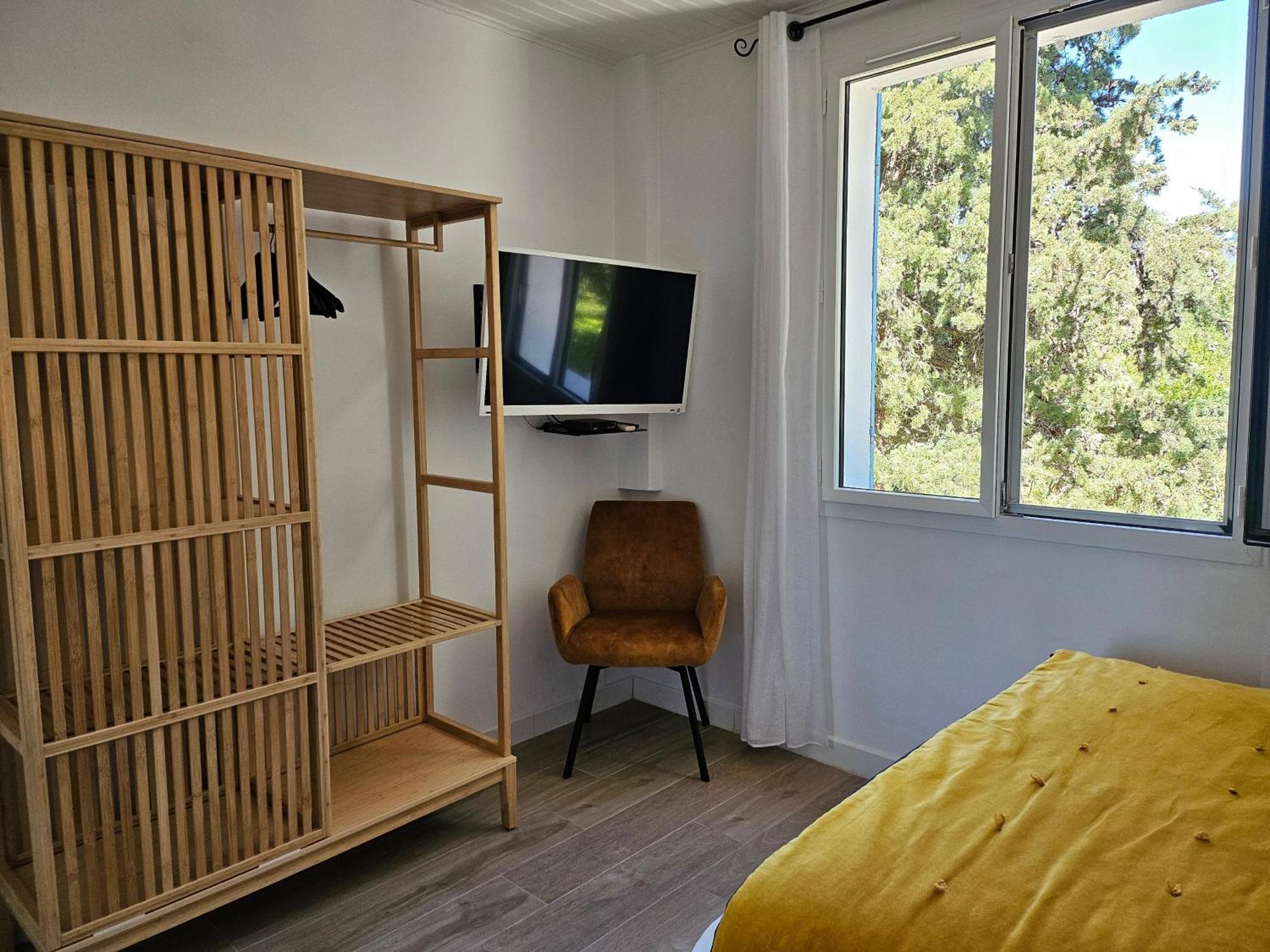 La Luberonne 3*